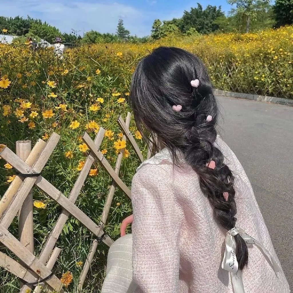 某处,某人