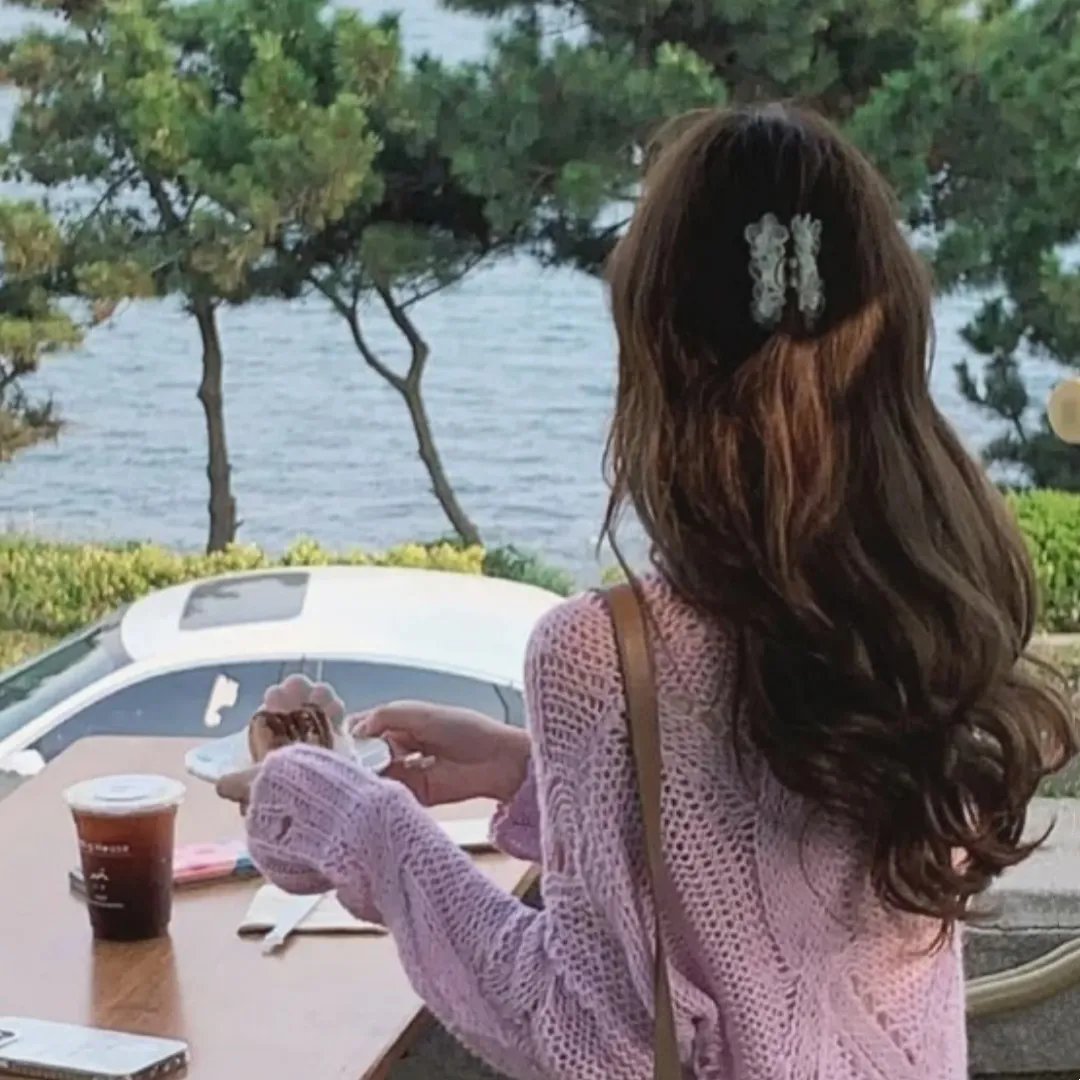 奇怪的她